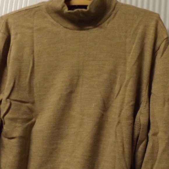 GRANT THOMAS, LARGE, TAN , TURTLENECK STYLE PULLOVER SWEATER - Picture 1 of 2